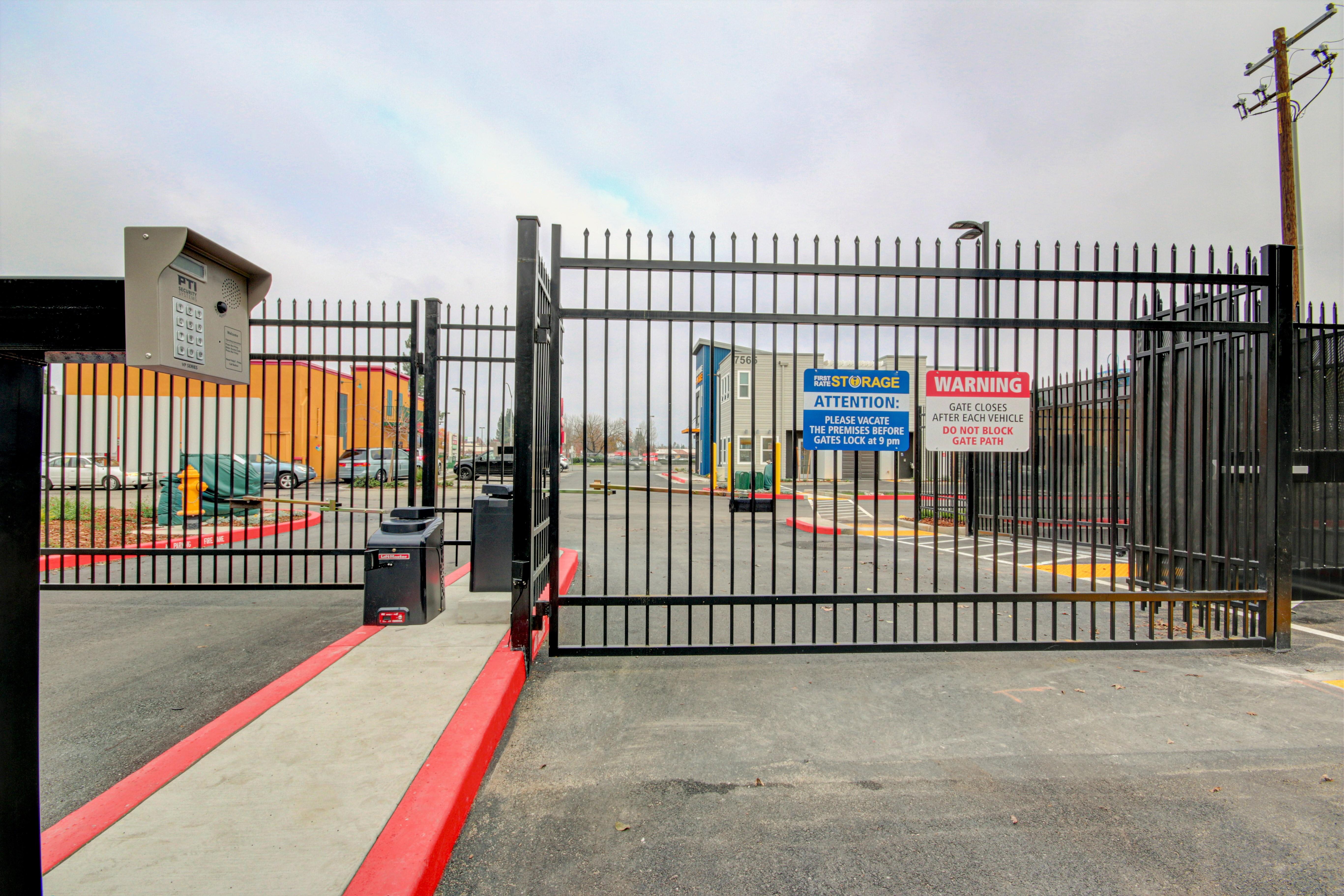 FIRST RATE STORAGE- STOCKTON 7565 Pacific Avenue Stockton, CA 95207